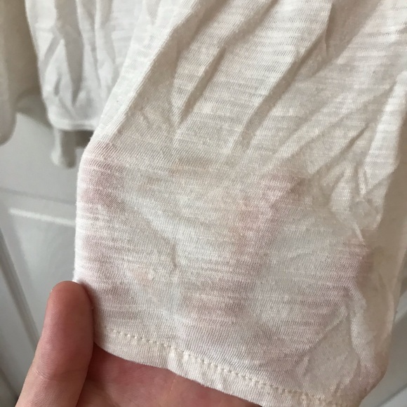 blouse with details - Picture 3 of 3